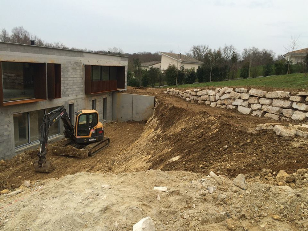 Travaux de terrassement près de Libourne