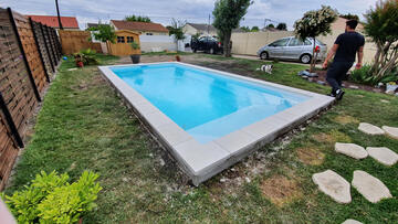 Pose de piscine à coque